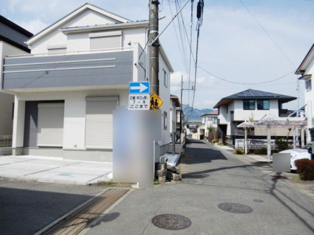 ӊ `s/wZ k5B 370m