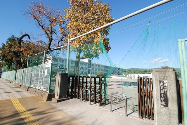 ���ӊ� �쑫���s���쑫�����w�Z �k��17���B 1330m