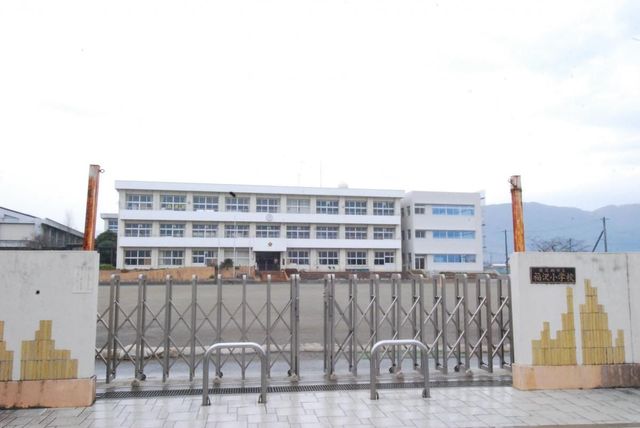 ���ӊ� �쑫���s��/���򏬊w�Z �k��10���B 730m