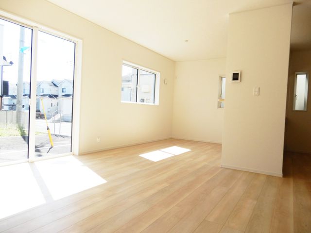 ���r���O ���r���O