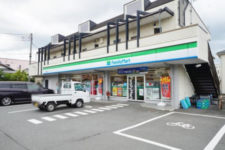 ���ӊ� �t�@�~���[�}�[�g�쑫���܂܂����X �k��11���B 820m