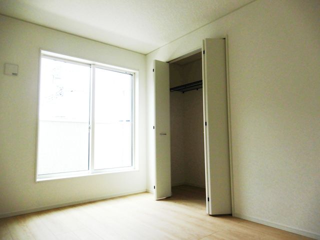 �Q�� �Q��