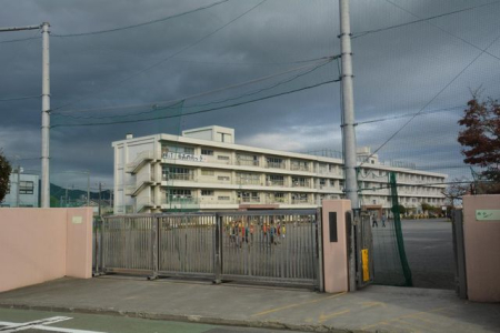 ���ӊ� �k��12���B�`��s���쏬�w�Z 900m